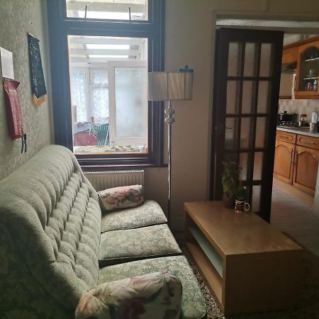 Double Room Available- London Seven Kings Seven Kings Train Station Ilford Exterior foto